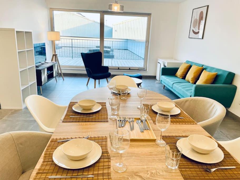 Luxury New Flat In Center With Terrace And Parking-142-99 *
